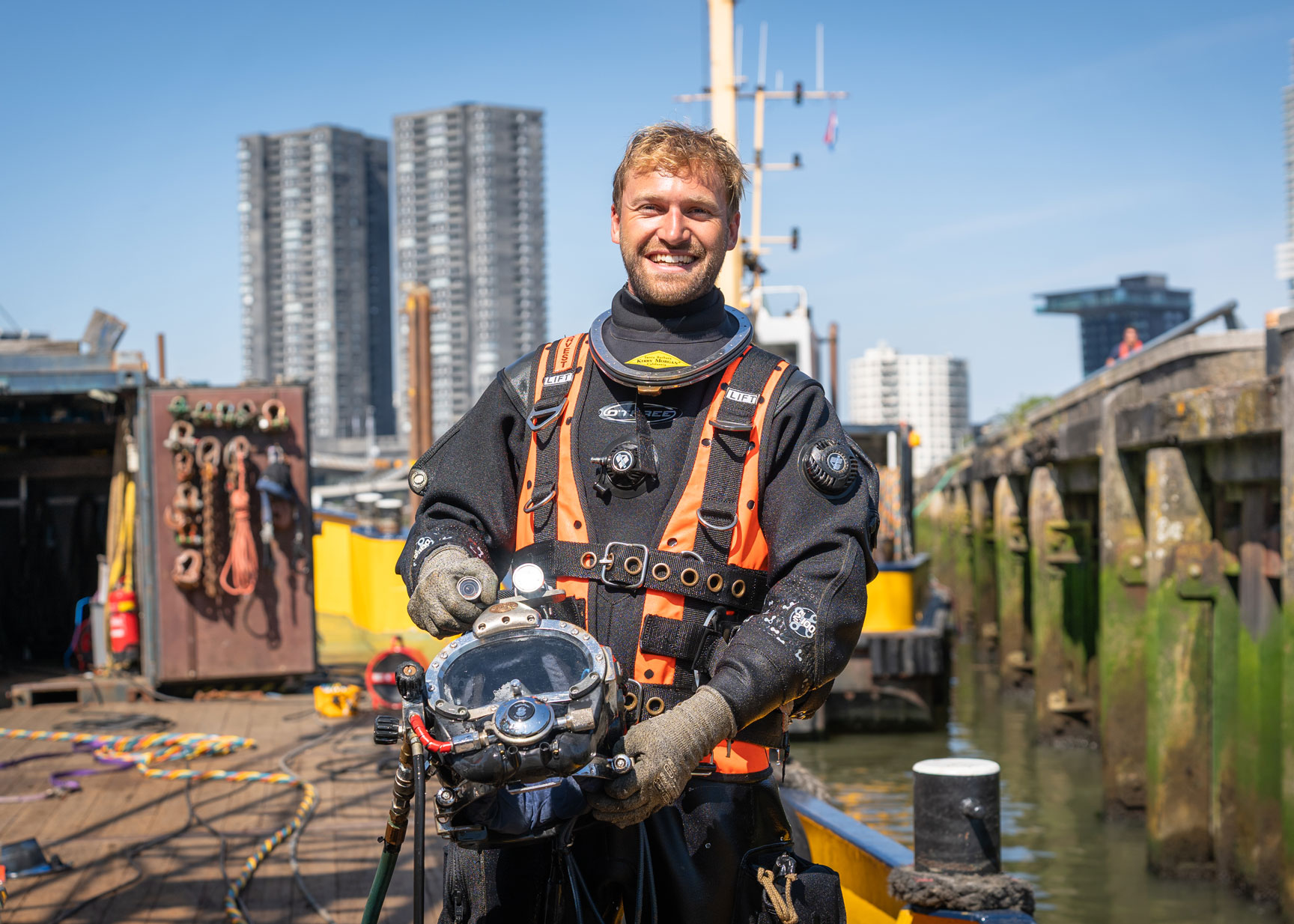 duikwerkzaamheden, duikinspectie, kathodische bescherming, natte aannemerij, haven rotterdam, kraanschepen, beroepsduiker, vacatures
