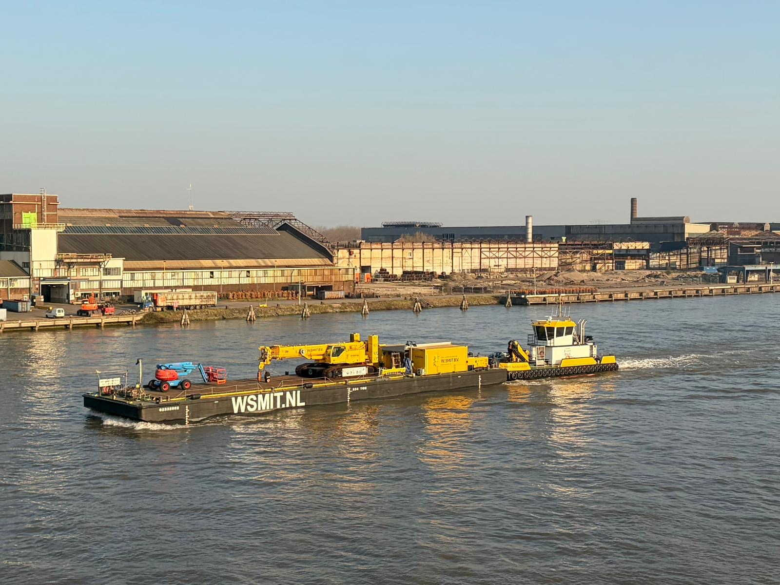 kraanschepen, smit waalhaven 9, w smit, ponton, duikinspectie, havenassistentie